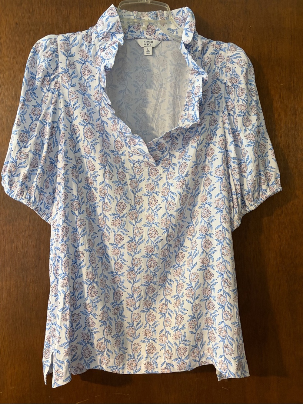 Crown & Ivy Blouse L Blue and Pink Floral Ruffle V-Neck Puff Sleeve Blouse